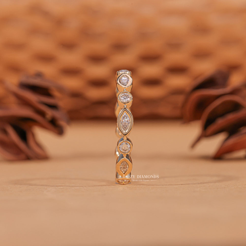 Close-up of 0.30CT round marquise lab grown diamonds