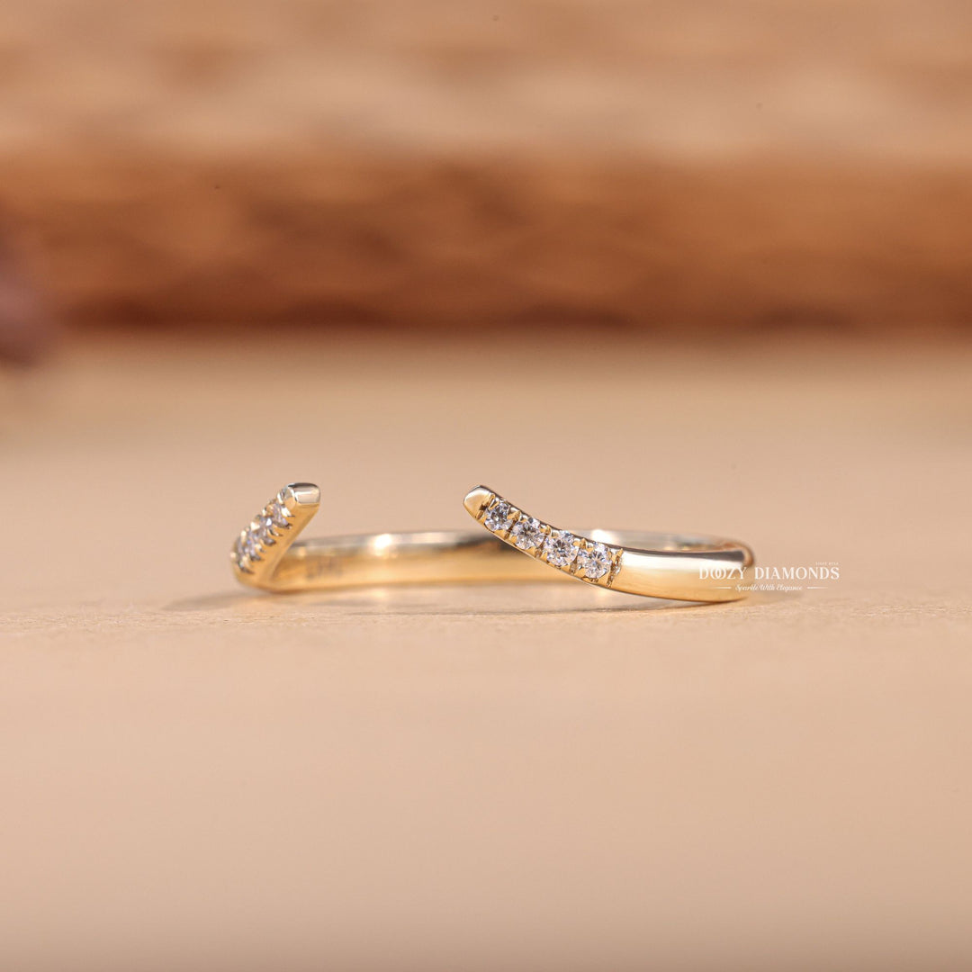 Close-up of 0.10CT round lab grown diamonds