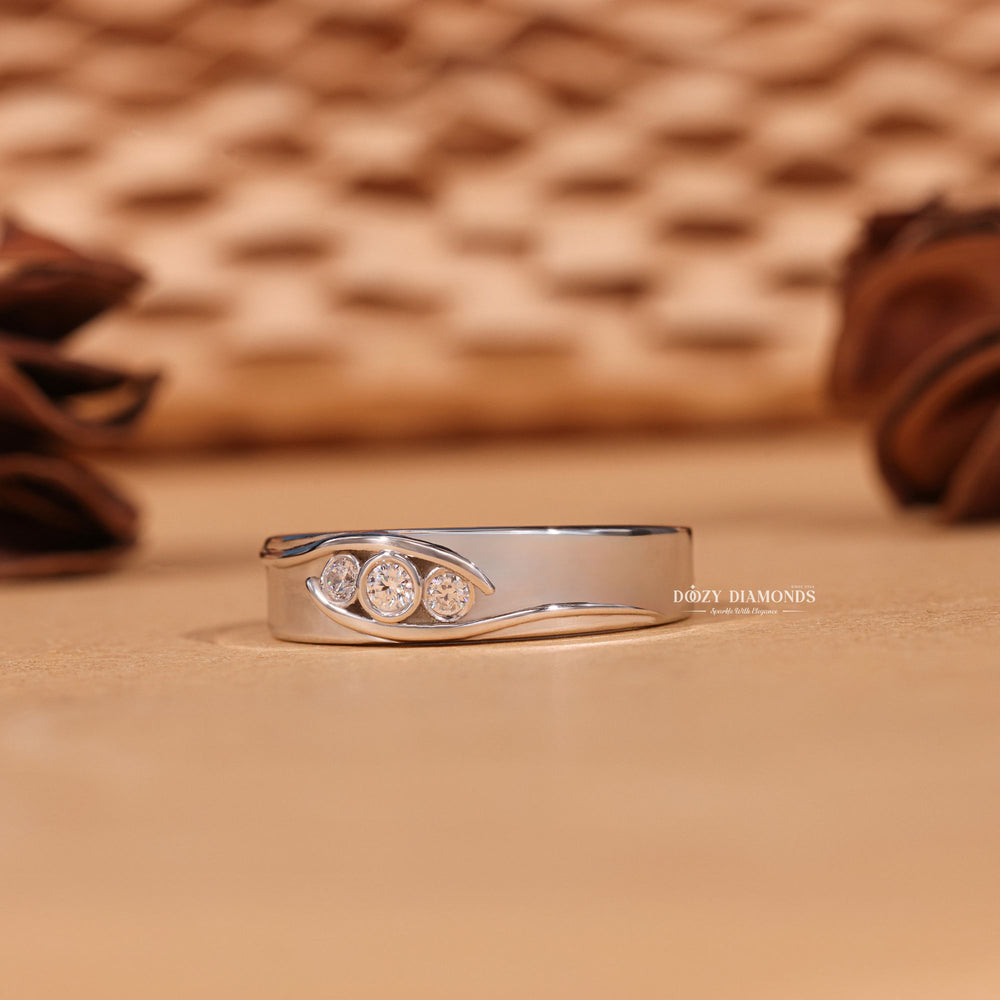 Close-up of 0.30CT round lab grown diamonds