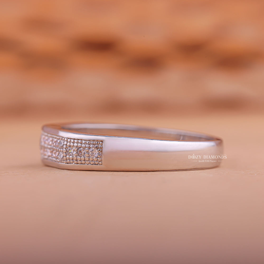 Close-up of 0.20CT round lab grown diamonds