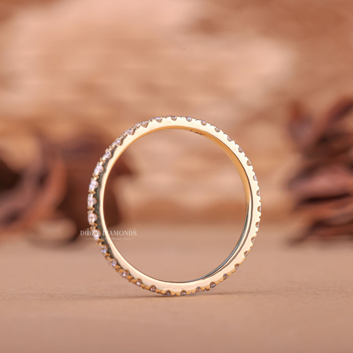 Close-up of 0.20CT round lab grown diamonds