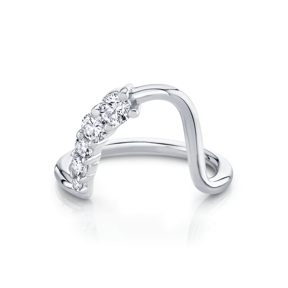Round diamond wedding band in yellow gold