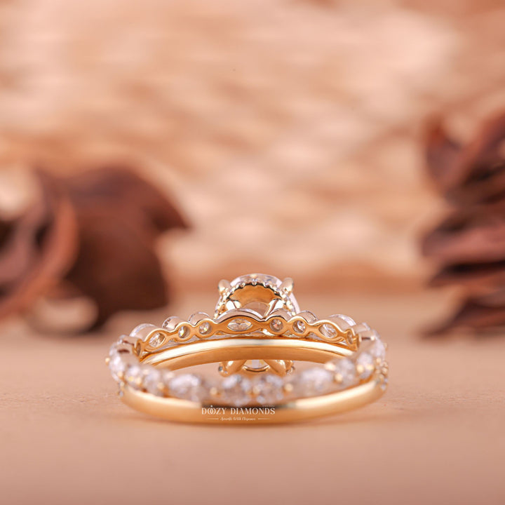 Oval cut bridal set with enhancer, Oval cut bridal set with halo, Oval cut bridal set with side stones, Oval cut bridal set with diamond accents, Oval cut bridal set with milgrain, 