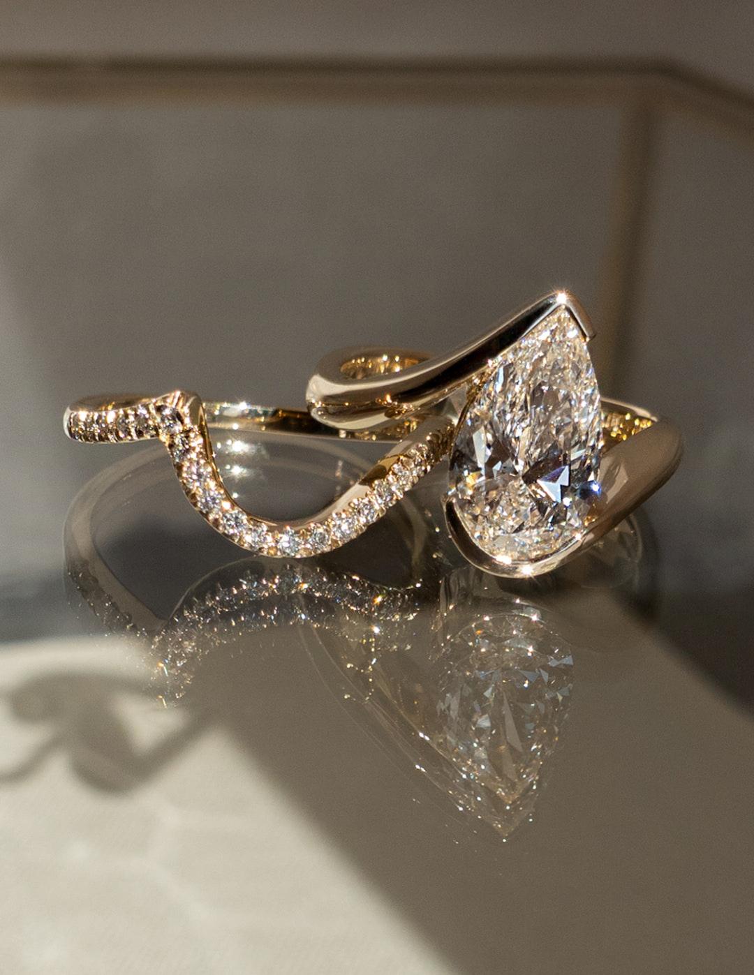 2.50CT Pear Bypass Lab Grown Diamond Ring Yellow Gold Bridal Ring Set