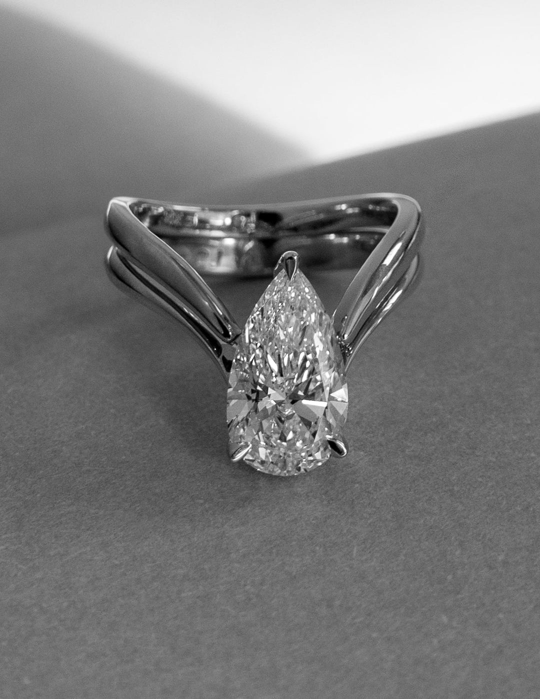 1.50CT Pear Solitaire Lab Grown Diamond Bridal Ring Set White Gold Chevron Band