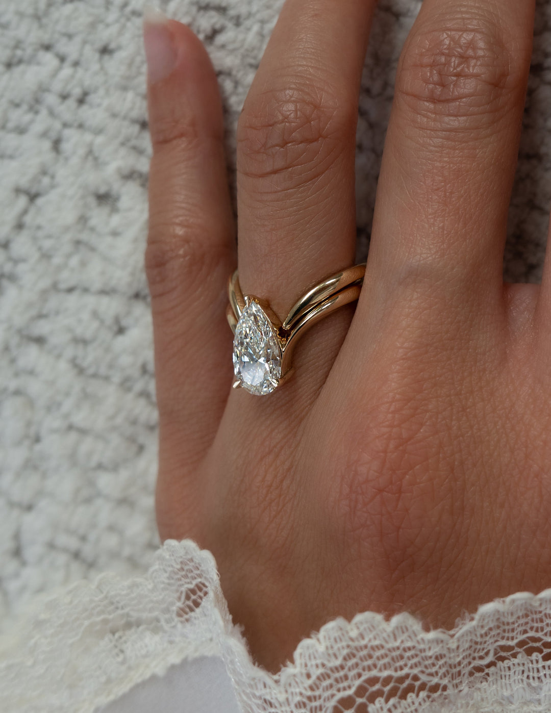 1.50CT Pear Solitaire Lab Grown Diamond Bridal Ring Set White Gold Chevron Band