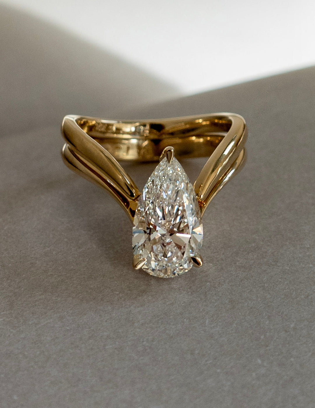 1.50CT Pear Solitaire Lab Grown Diamond Bridal Ring Set White Gold Chevron Band