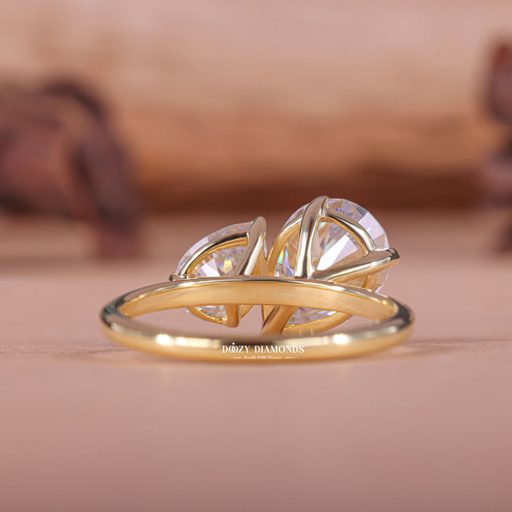 Premium pear cut solitaire engagement ring crafted in solid gold