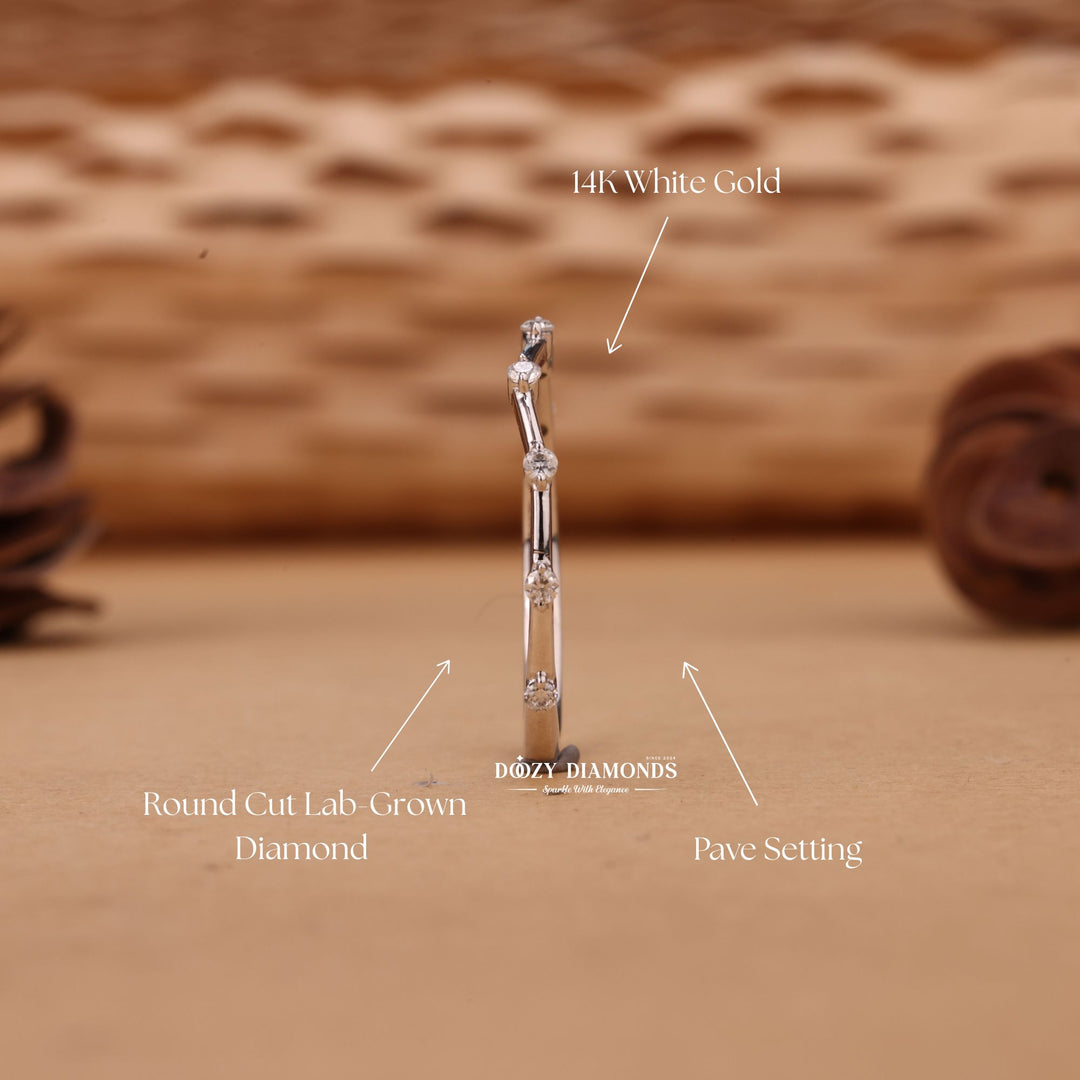 Sustainable round diamond wedding ring