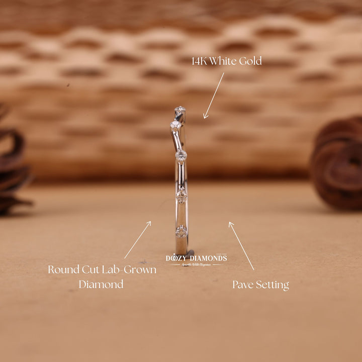 Sustainable round diamond wedding ring