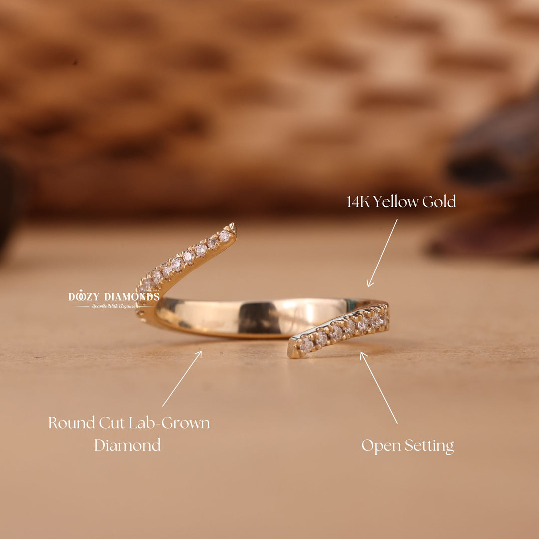 Sustainable round diamond wedding ring