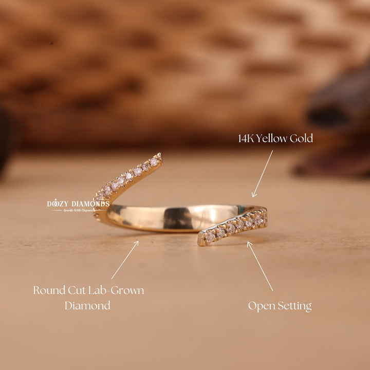 Sustainable round diamond wedding ring