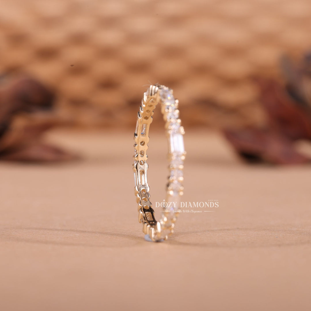 Close-up of 0.30CT round lab grown diamonds