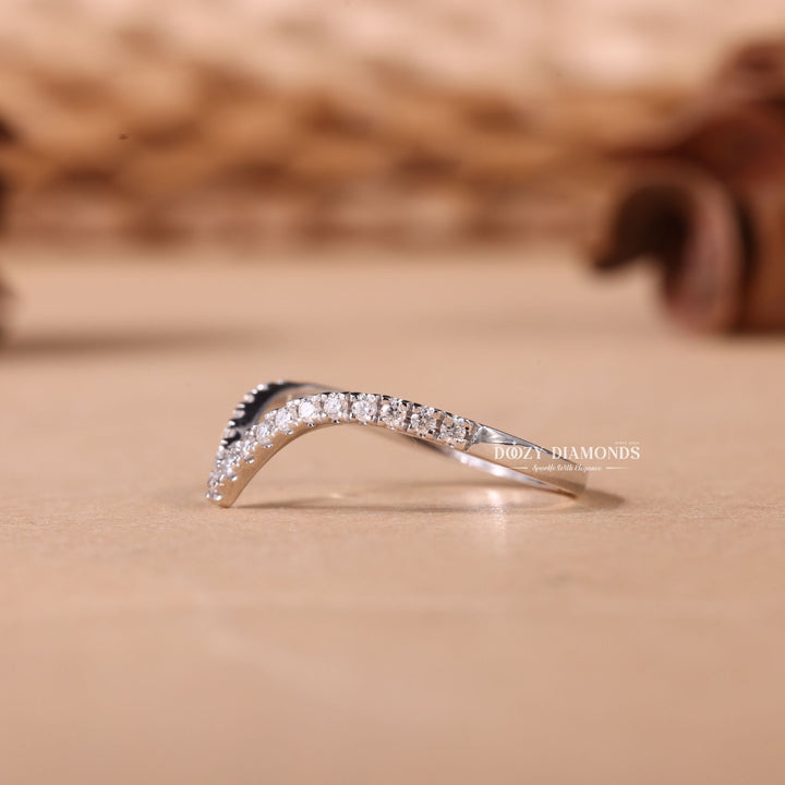 Close-up of 0.18CT round lab grown diamonds