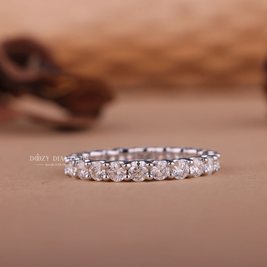 Round round diamond wedding band front view