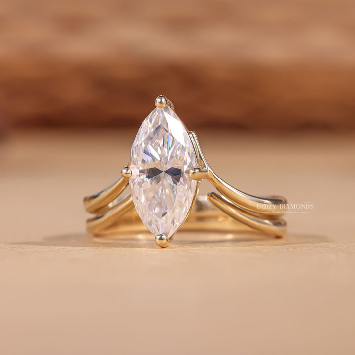 2.0CT Marquise Cut EF-VS2 Lab Grown Eve Diamond Ring with Gold Plain Band