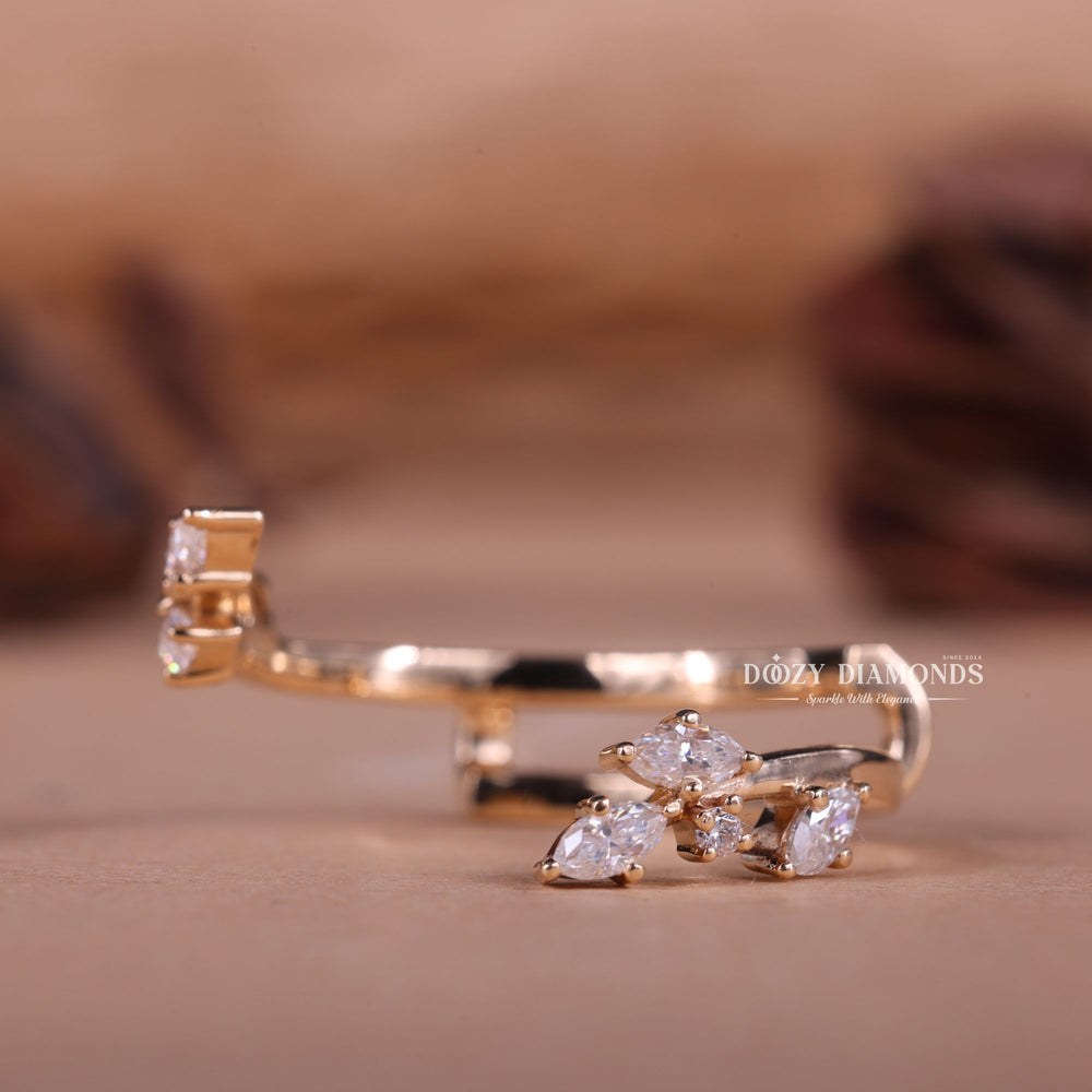 Close-up of 0.38CT round lab grown diamonds