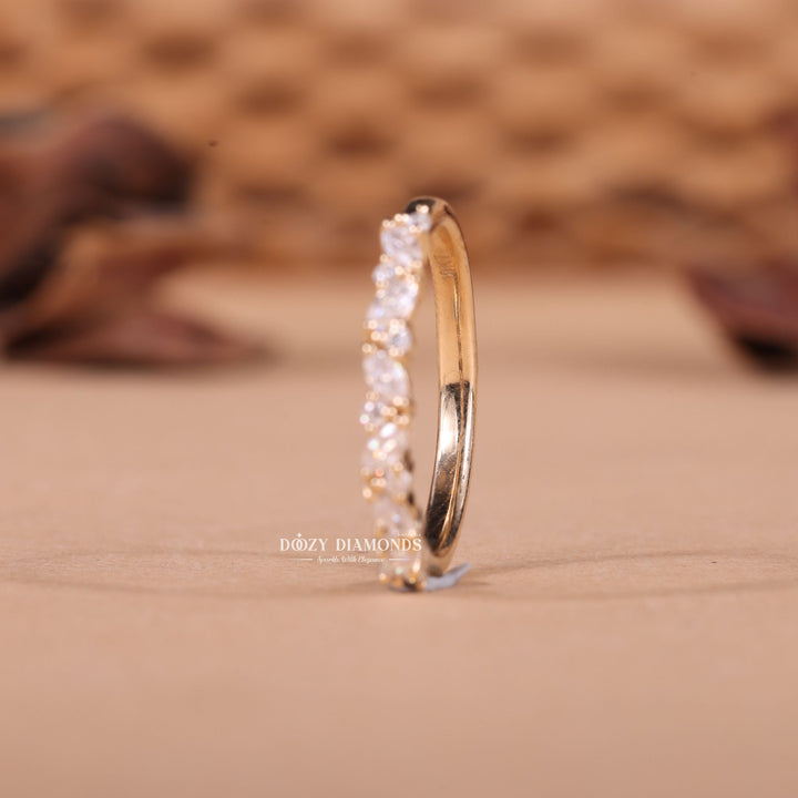 Close-up of 0.30CT round marquise lab grown diamonds