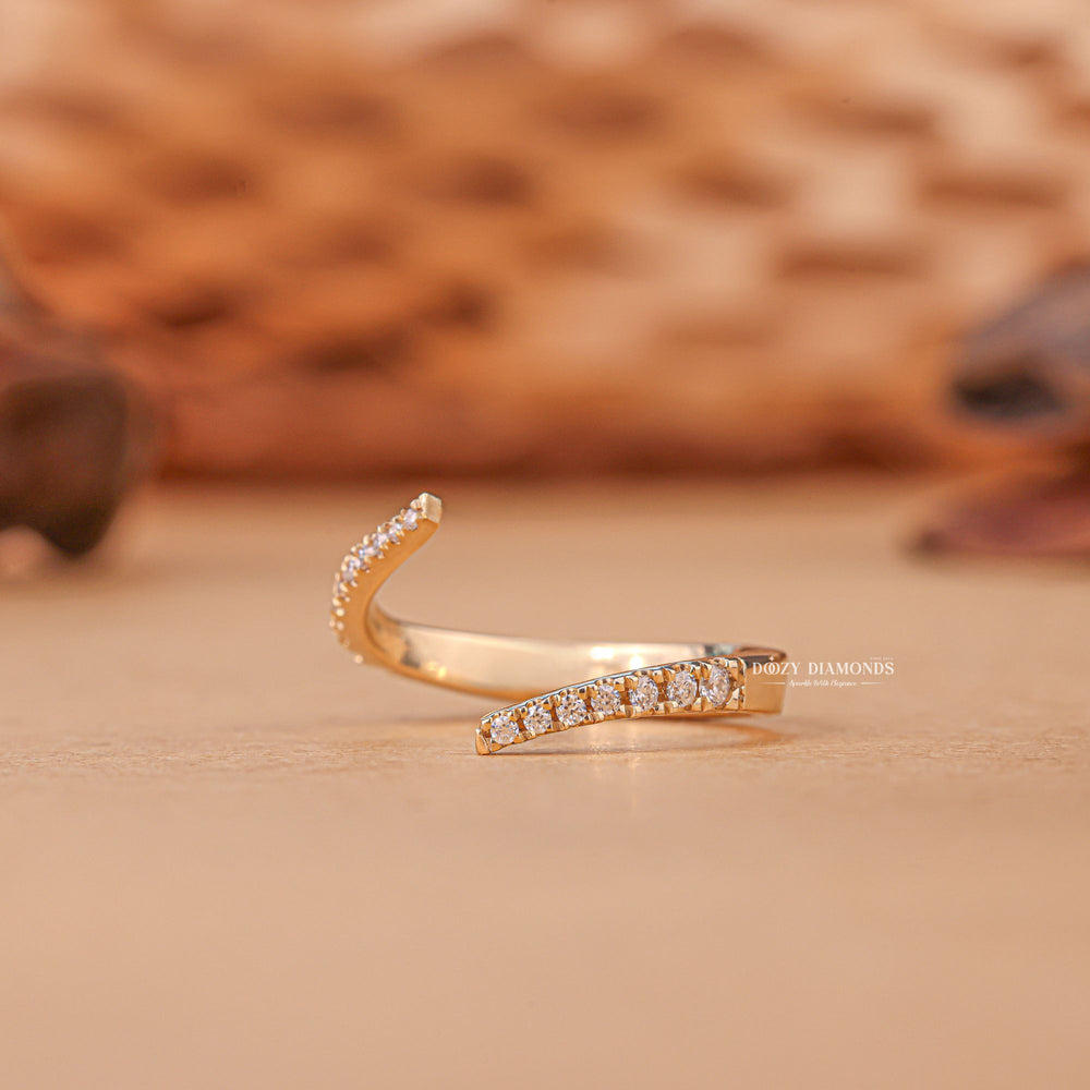 Close-up of 0.15CT round lab grown diamonds