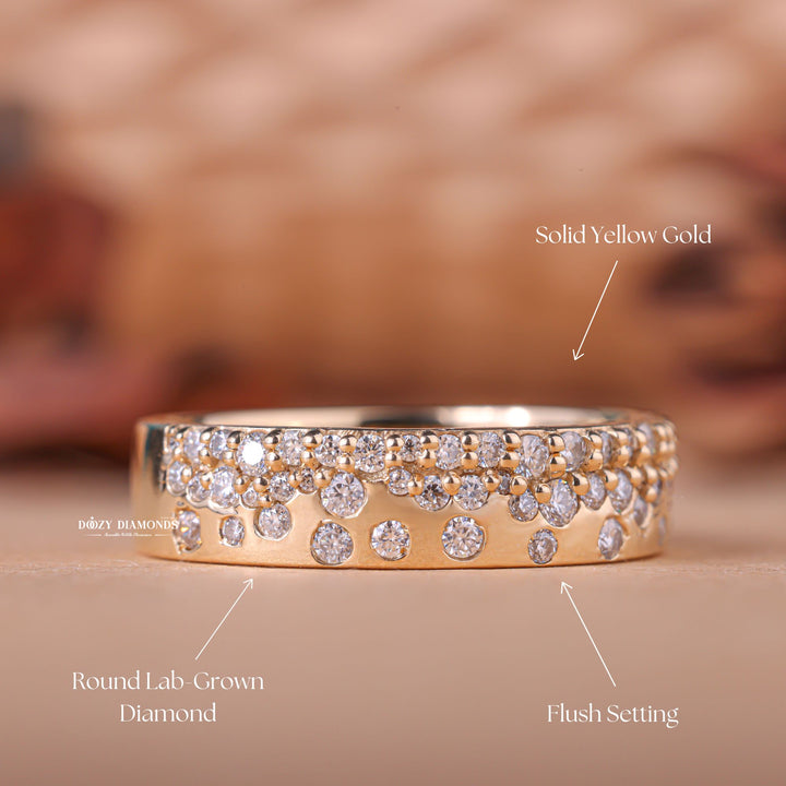 Round diamond wedding band in yellow gold