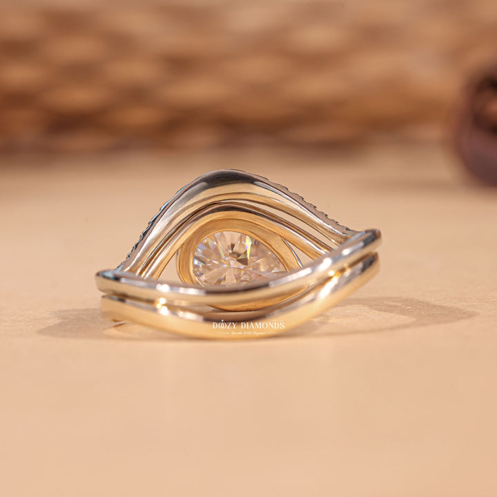 1.50CT Pear F/VS2 Lab Grown Diamond East West Bridal Ring Set
