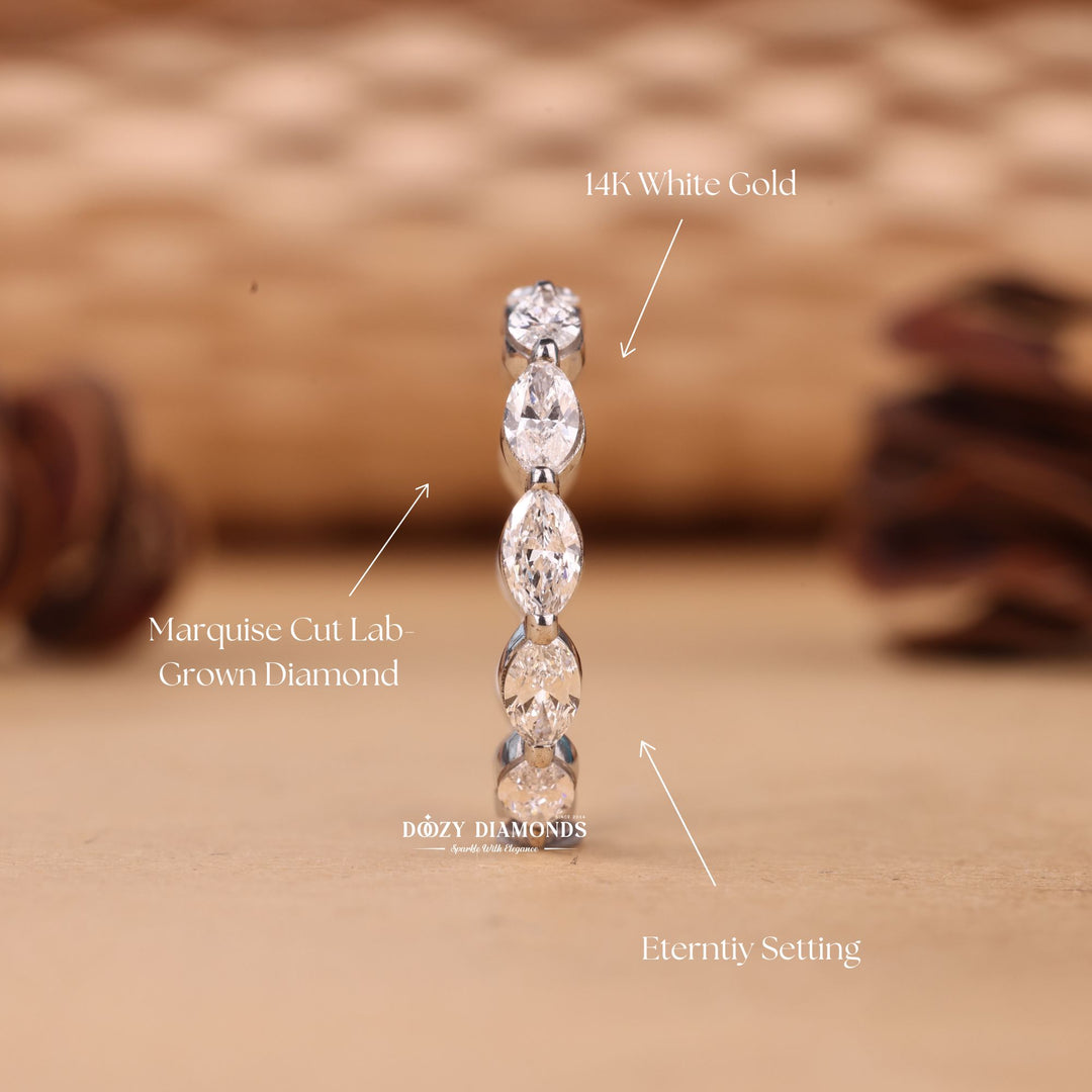 Pear diamond wedding band in yellow gold