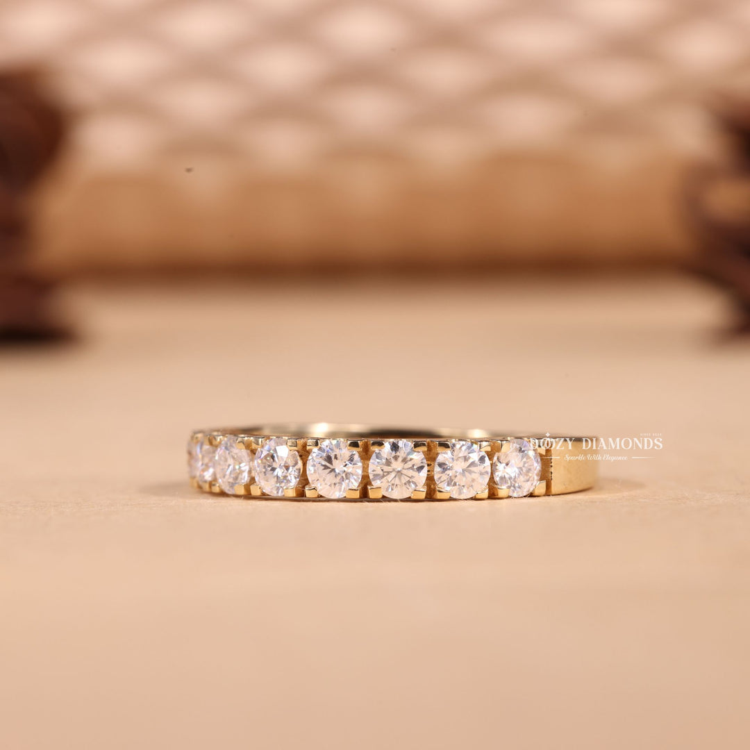 Close-up of 0.50CT round lab grown diamonds
