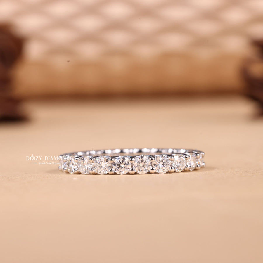 Round round diamond wedding band front view