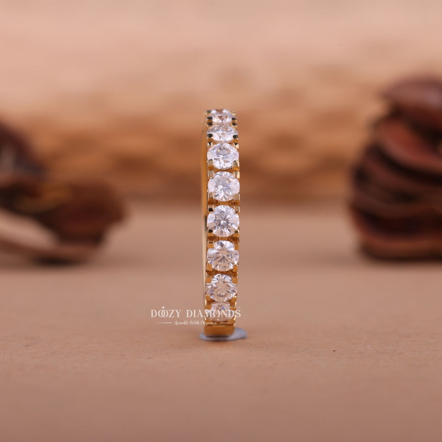 Round round diamond wedding band front view