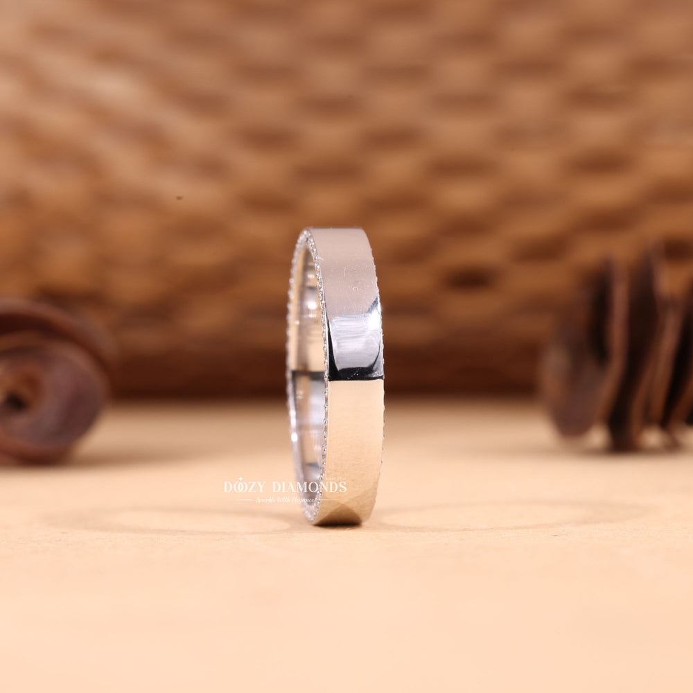 Close-up of 0.30CT round lab grown diamonds