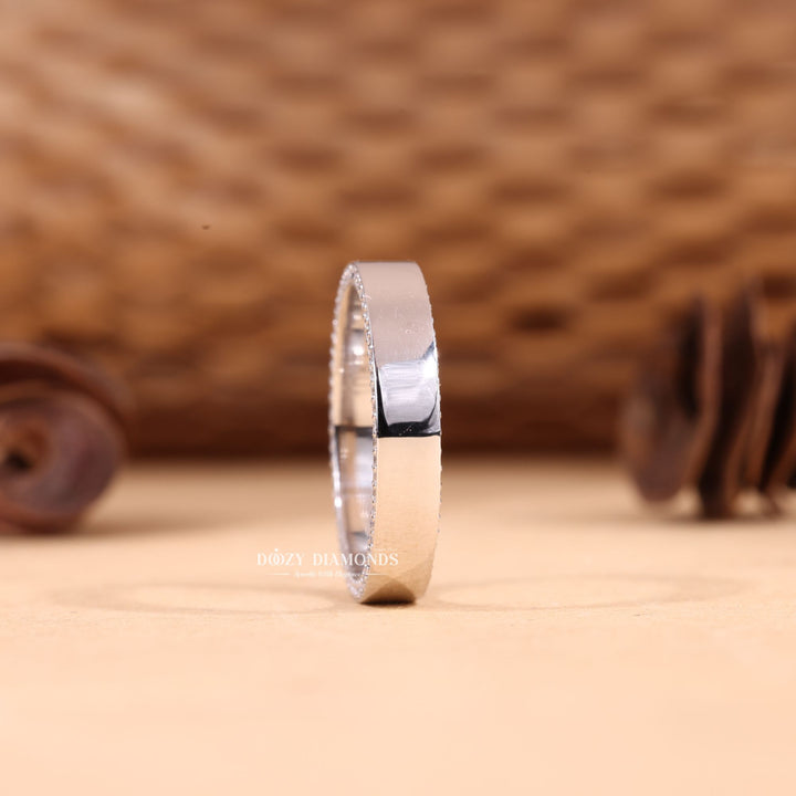 Close-up of 0.30CT round lab grown diamonds
