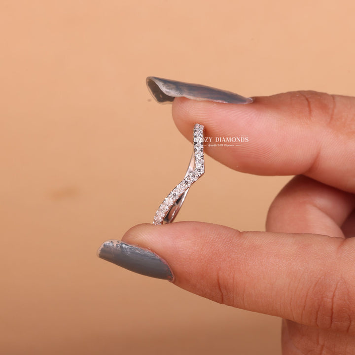 Side view of round diamond wedding band