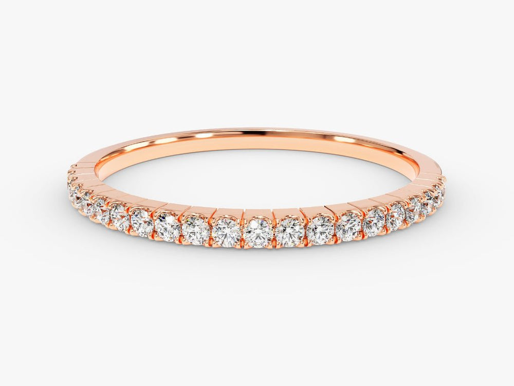 Close-up of 0.21CT round lab grown diamonds
