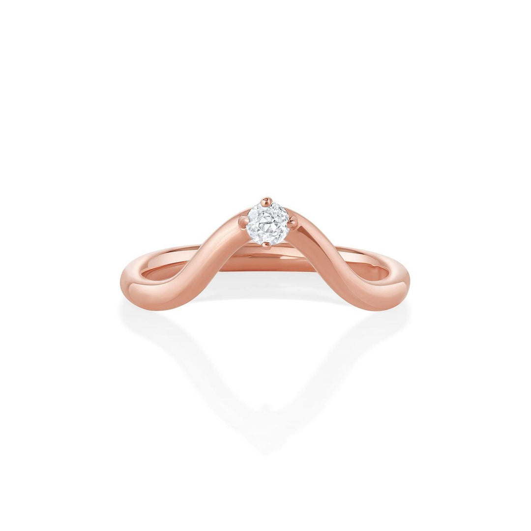 Round diamond wedding band in yellow gold