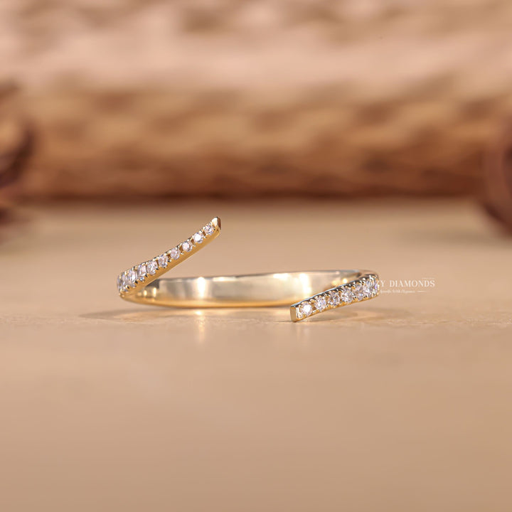 Round round diamond wedding band front view