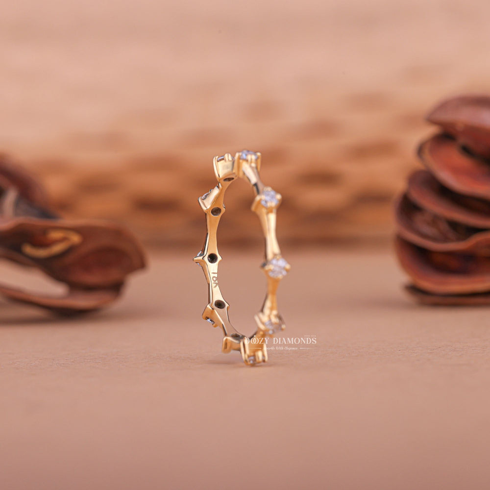 Close-up of 0.15CT round lab grown diamonds