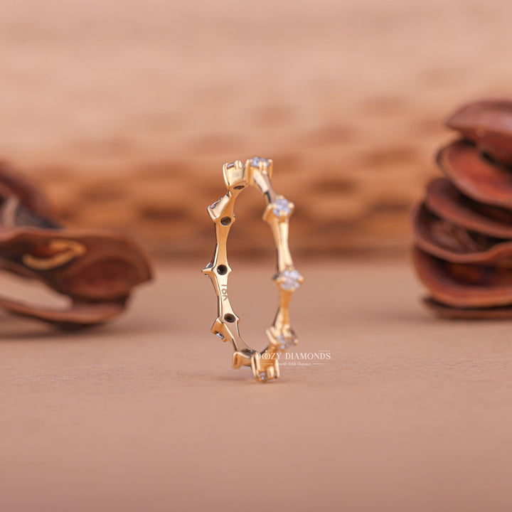 Close-up of 0.15CT round lab grown diamonds