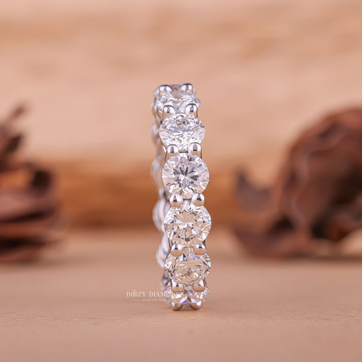 Round round diamond wedding band front view