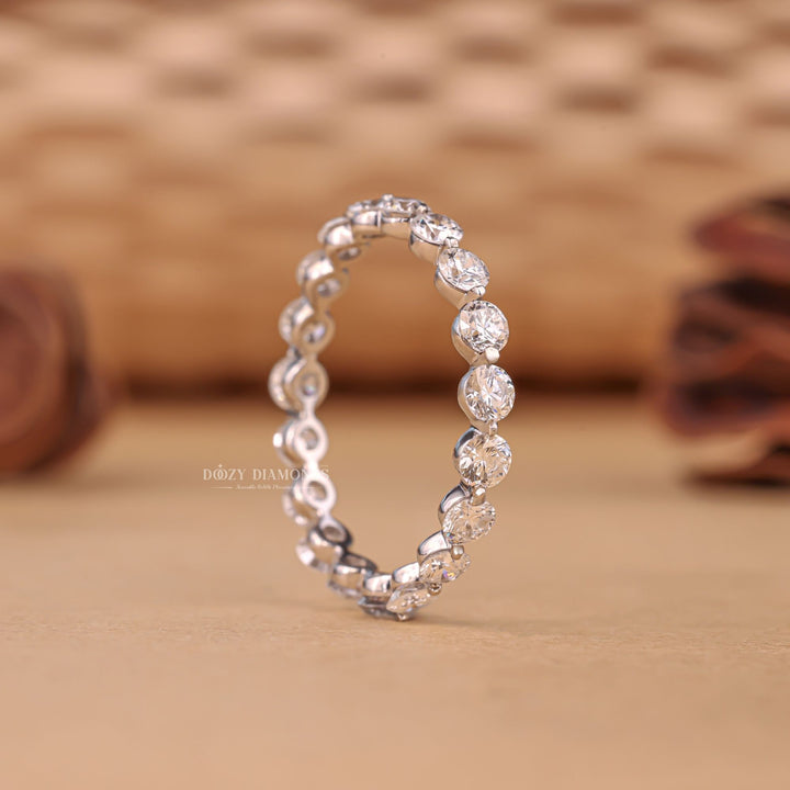 Close-up of 0.30CT round lab grown diamonds