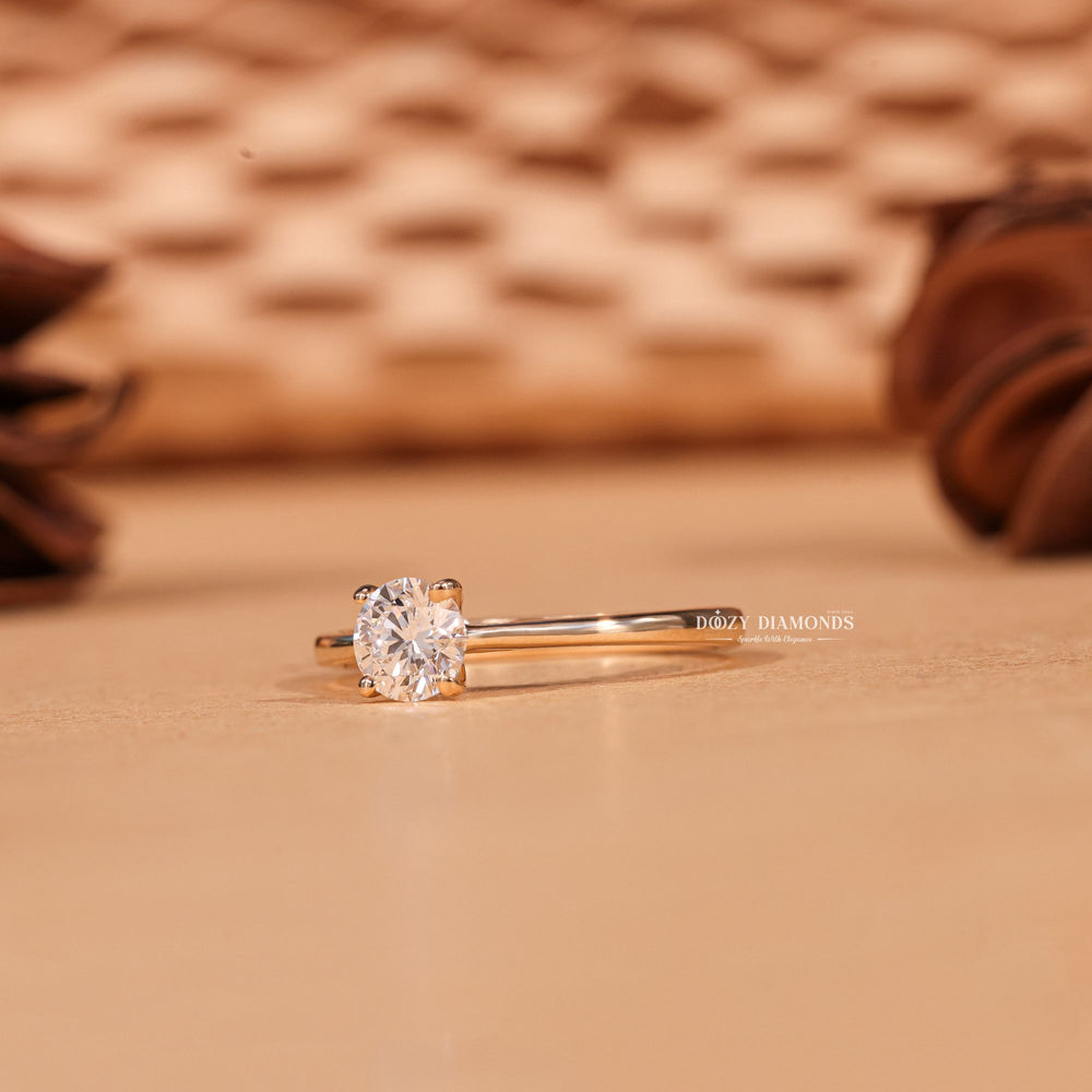Round cut solitaire engagement ring with IGI certified center diamond