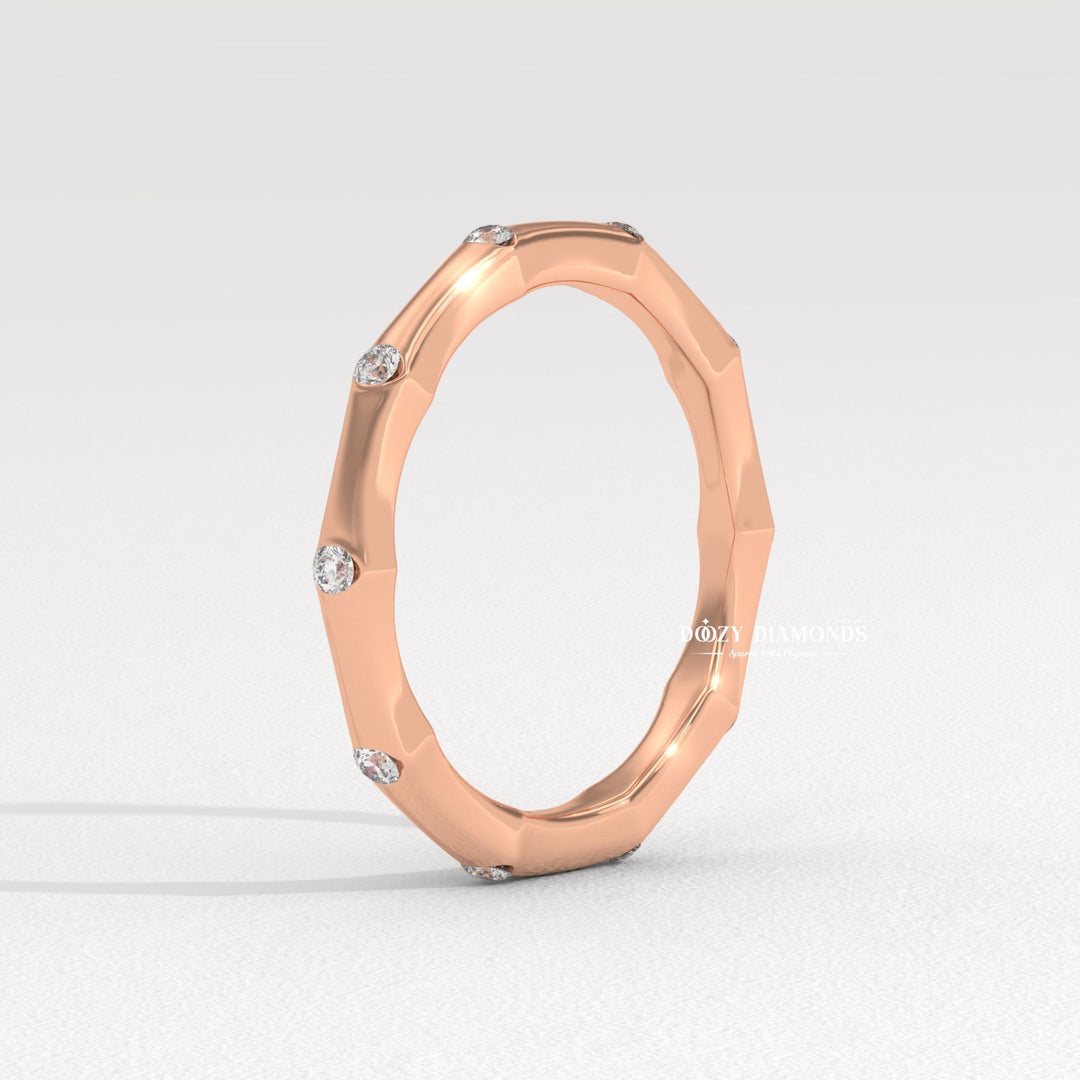 Sustainable round diamond wedding ring