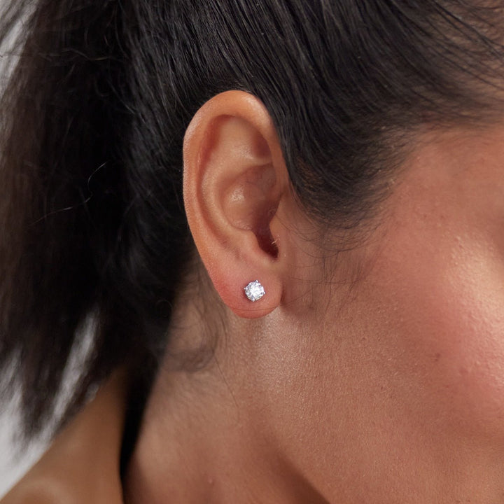 Round FG - VS2 Lab - Grown Diamond Solitaire Stud Earrings - Doozy Diamonds