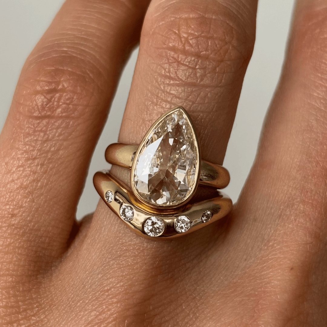 Close-up of 0.60CT round lab grown diamonds