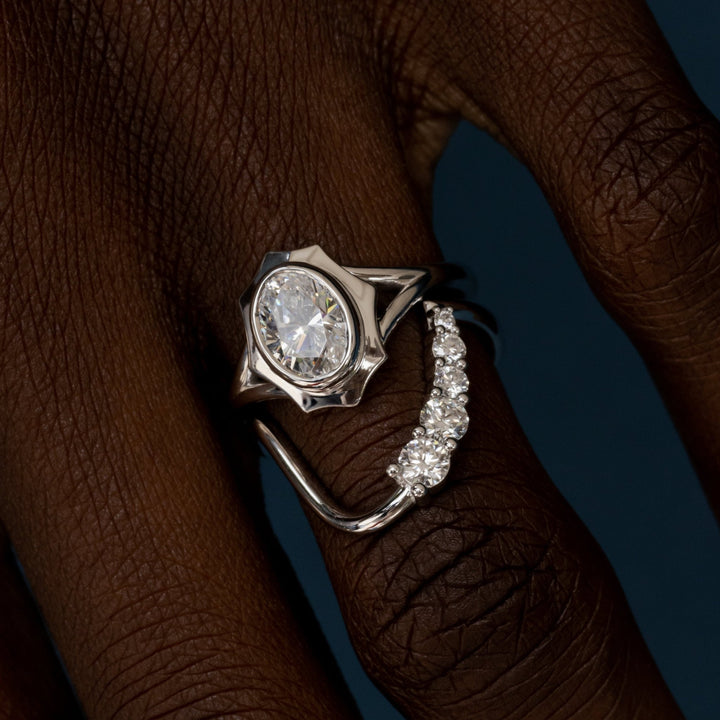 Close-up of 1.0CT round lab grown diamonds