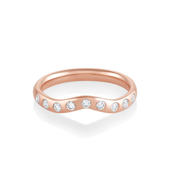 Round diamond wedding band in yellow gold