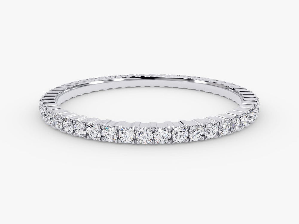 Close-up of 0.45CT round lab grown diamonds