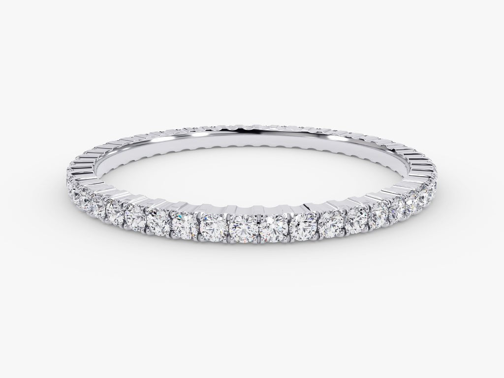 Close-up of 0.45CT round lab grown diamonds