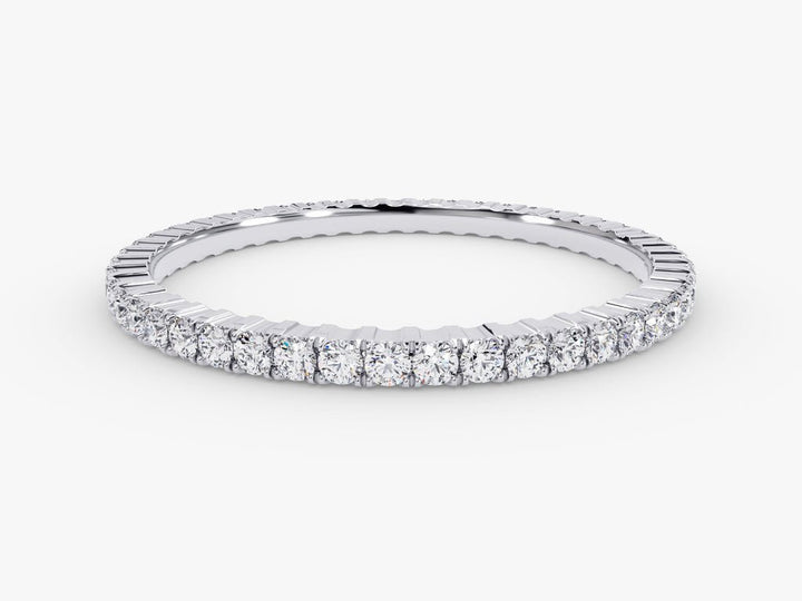 Close-up of 0.45CT round lab grown diamonds