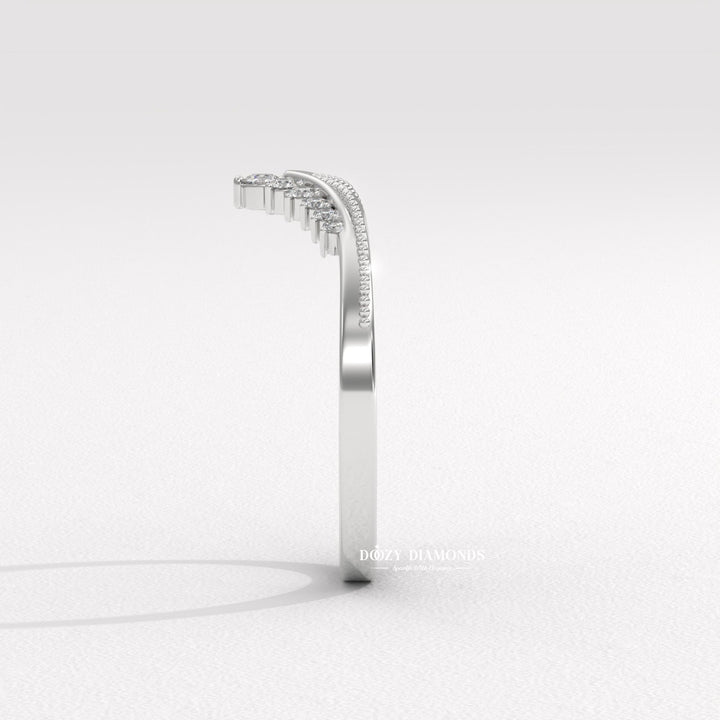 Sustainable round diamond wedding ring