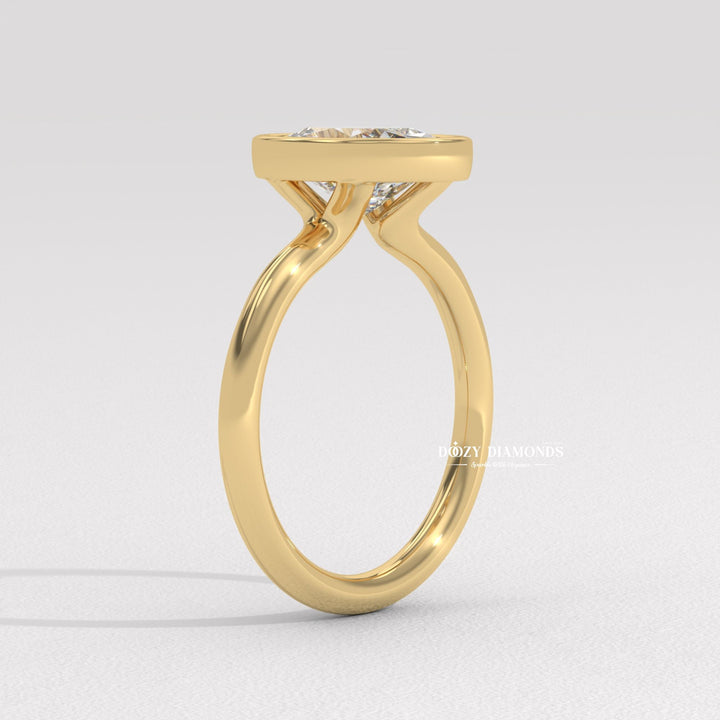 Oval bezel engagement ring with IGI certificate and packaging